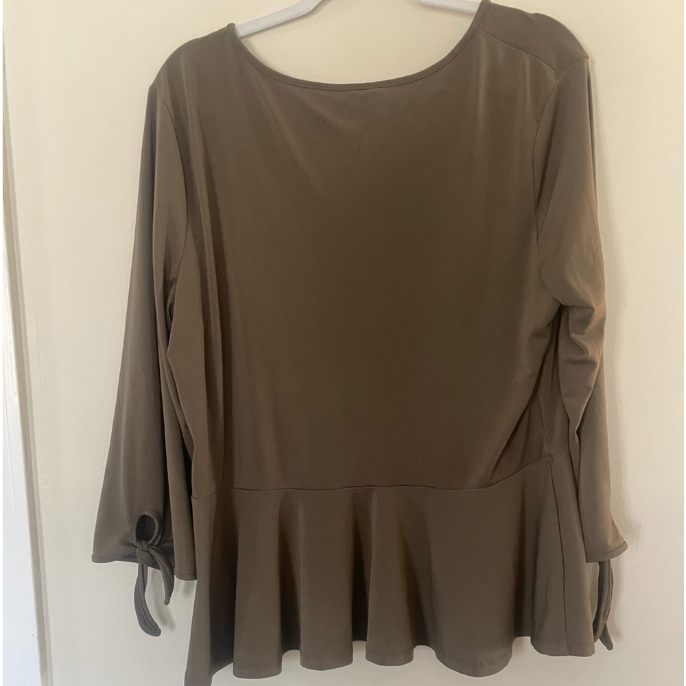Banana Republic olive green dress blouse. Size XL.